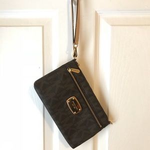 Michael Kors wristlet wallet